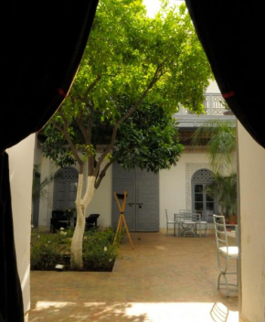 Отель Riad Dar Dounia  Марракеш